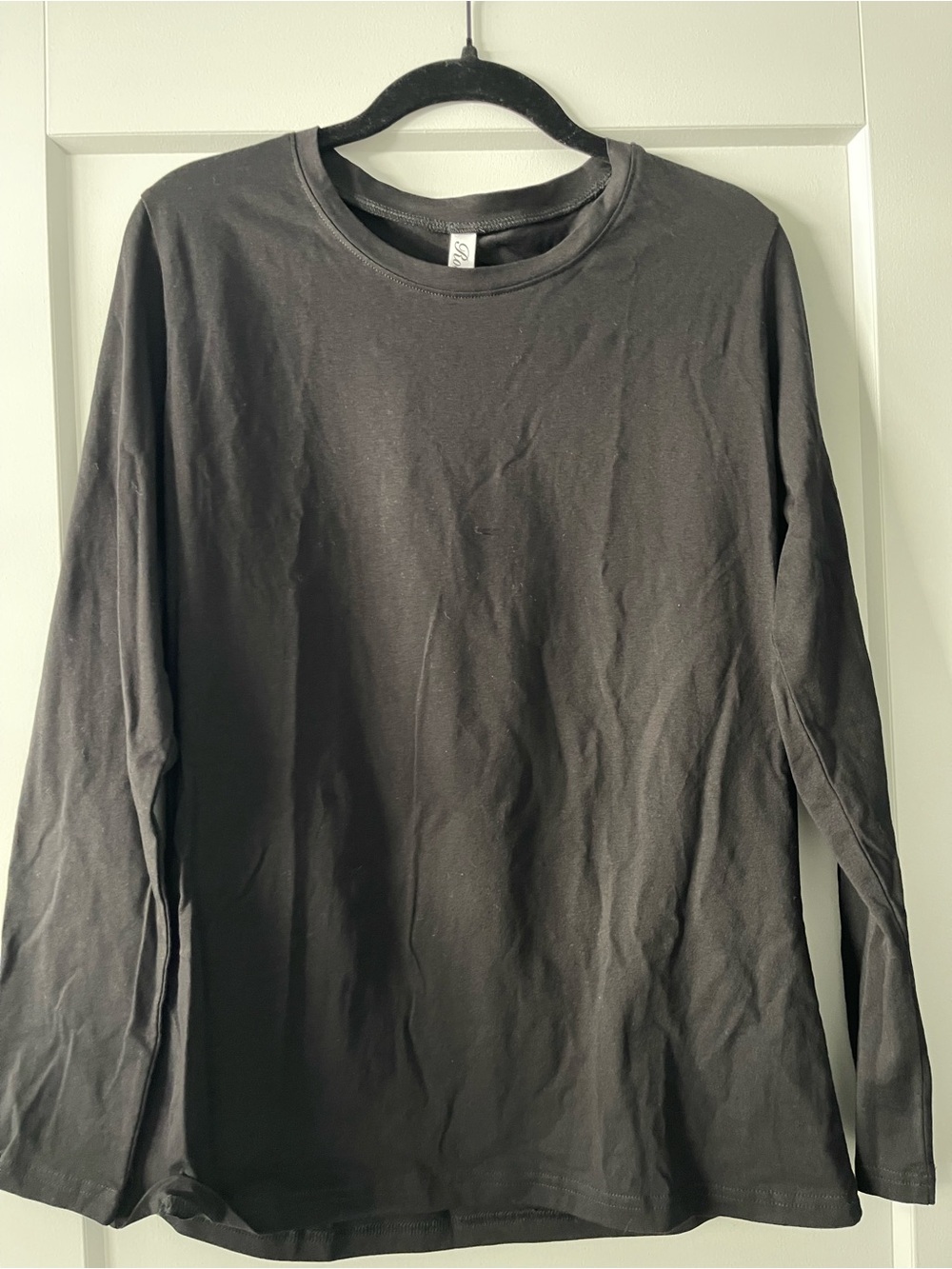 Classic Black Long-Sleeve Crewneck Shirt - Unbranded